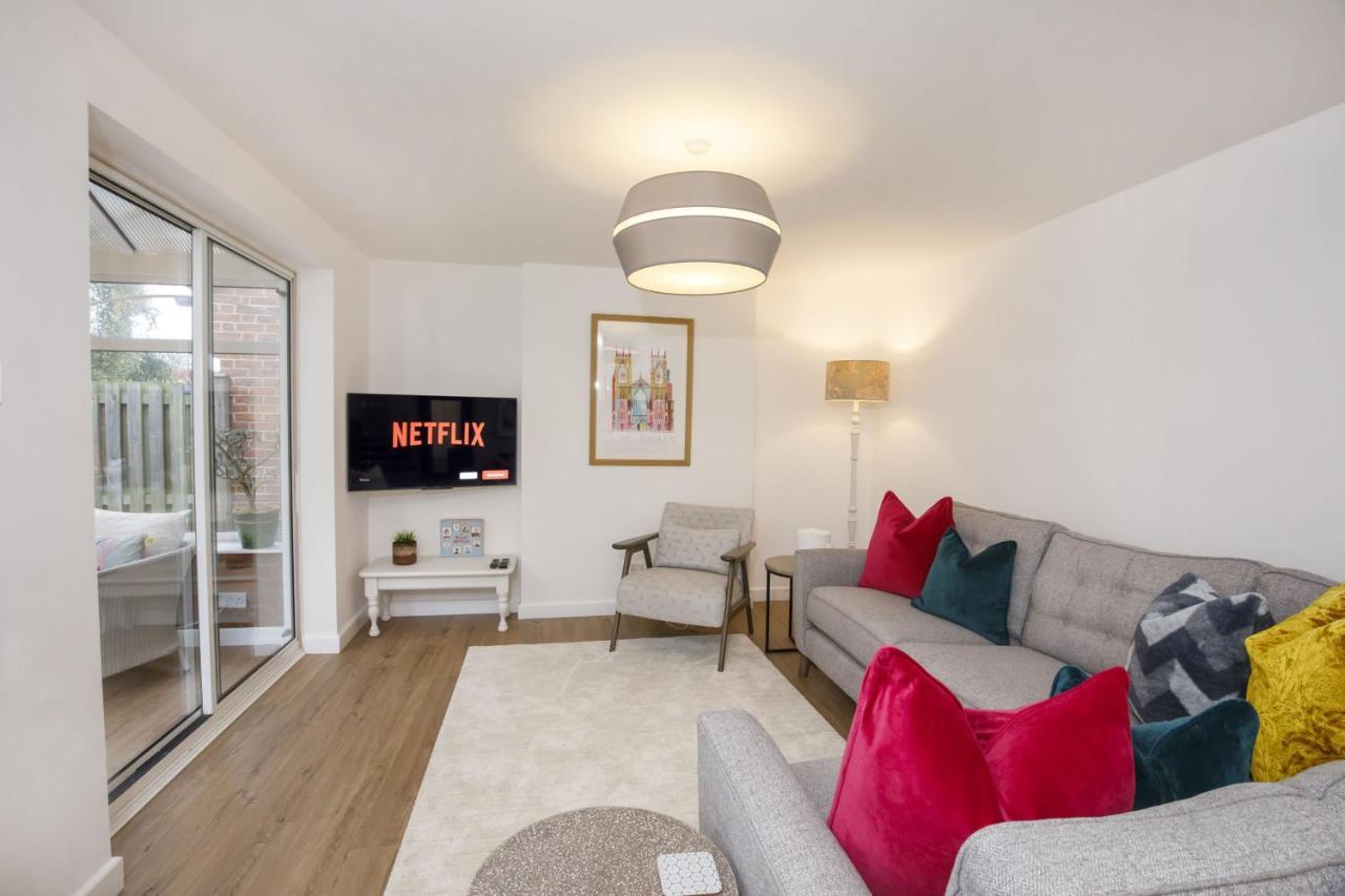 The Willows With Free Parking For 2 Cars York Extérieur photo